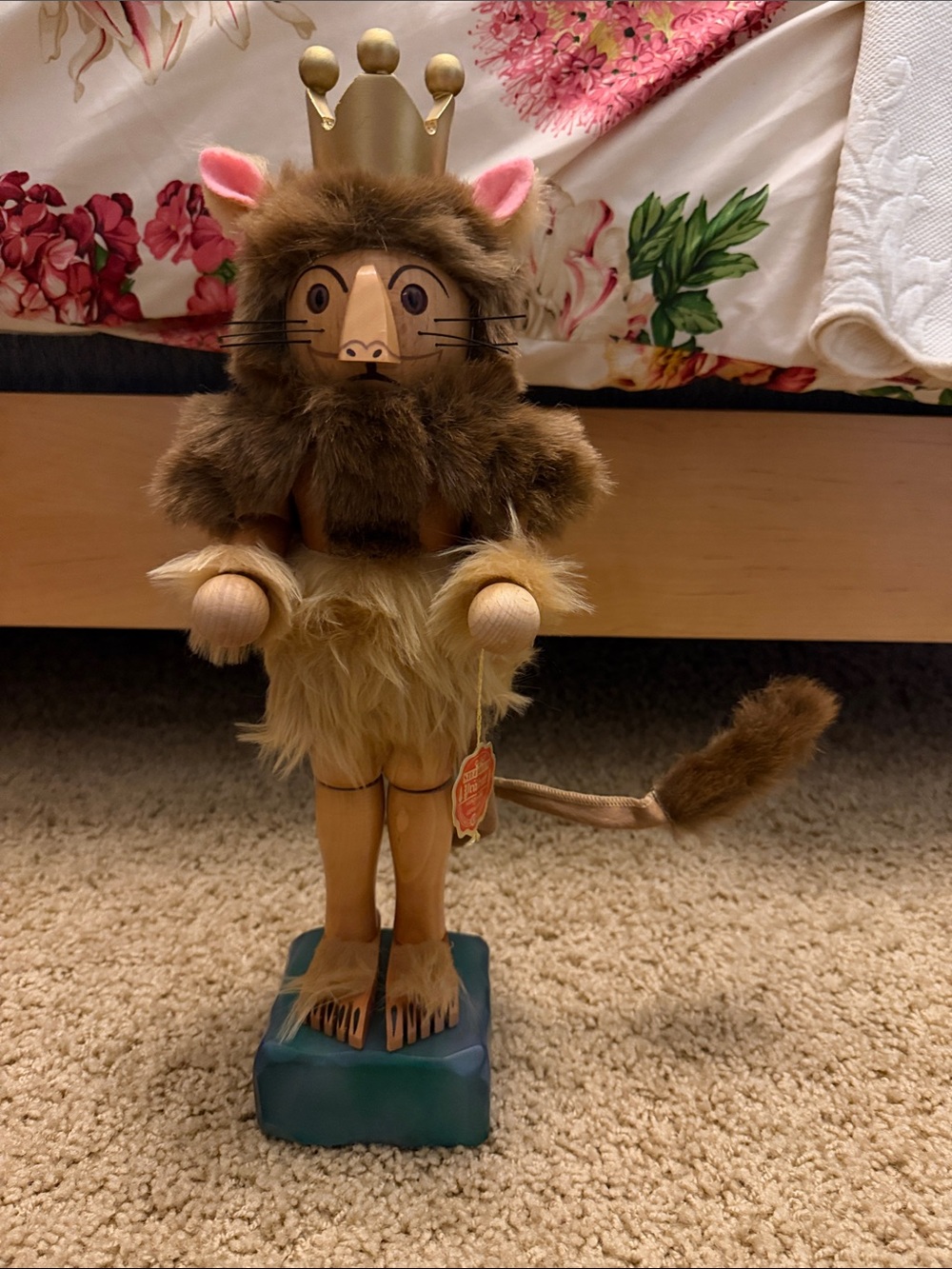 Steinbach Lion King Nutcracker Collectible; S888. 17” Tall.